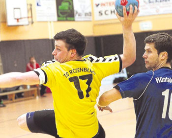 So frei zum Wurf wie in dieser Szene würde Philipp Debus gegen die Hünfelder gerne wieder kommen: Doch der Gegner gilt als sehr heimstark und dürfte Revanche für die klare Vorrundenniederlage anstreben. Foto: Walger