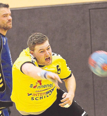 Er feiert sein Comeback: Julian Pippert, der in dieser Szene frei zum Wurf kommt, hat seine Verletzung überwunden und soll in Eschwege wieder das TGR-Trikot überstreifen. Foto: Walger