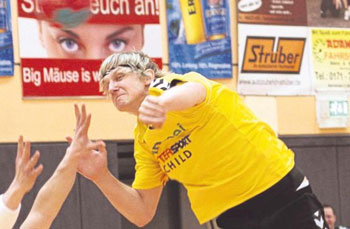 Seine Tore könnten die Rotenburger morgen gut gebrauchen: Doch ob Stand-by-Spieler Kurt-Max Beyer seinem Team gegen den starken Aufsteiger aus Korbach zur Verfügung steht, entscheidet sich wohl erst kurzfristig. Foto: Walger