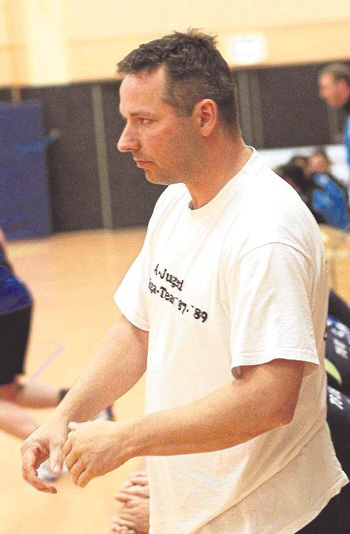 Frank Hofmann weiß, was besser werden muss bei seiner TG Rotenburg II: In den vergangenen vier Spielen war er mit seiner Deckung nicht mehr zufrieden. Foto: Walger