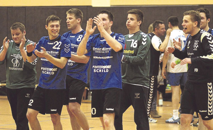 Ein starker Abgang: Die Handballer der TGR II freuen sich über ihren tollen Sieg zum Saisonschluss - von links Jan Schuster, Stefan Sangmeister, Jan Kaufmann, Florian Schmidt und Fabian Degenhardt. Foto: Ziermann