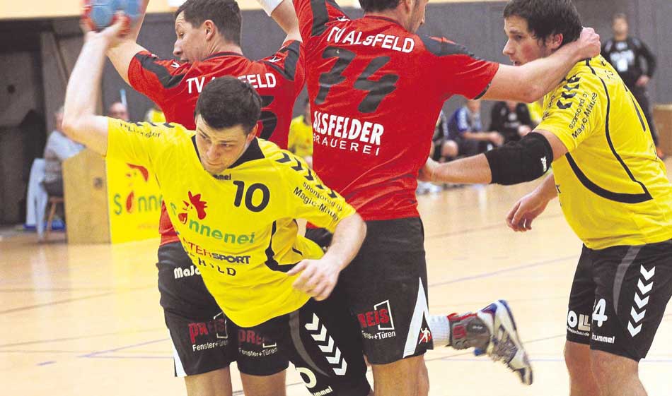 Auch er war mal ein Hersfelder: Philipp Debus, der hier wirft, trug wie seine Rotenburger Mitstreiter Tomas Pankiewicz, Daniel Holl und Luca Teichmann auch schon mal das Trikot des Derbygegners TVH. Foto: Walger Auch er war mal ein Hersfelder: Philipp Debus, der hier wirft, trug wie seine Rotenburger Mitstreiter Tomas Pankiewicz, Daniel Holl und Luca Teichmann auch schon mal das Trikot des Derbygegners TVH. Foto: Walger