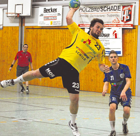 Einer der Besten im unterlegenen Team der TG Rotenburg: Jan-Oliver Holl, der in der Abwehr und im Angriff zu gefallen wusste. Archivfoto: Gerlach/nh Einer der Besten im unterlegenen Team der TG Rotenburg: Jan-Oliver Holl, der in der Abwehr und im Angriff zu gefallen wusste. Archivfoto: Gerlach/nh