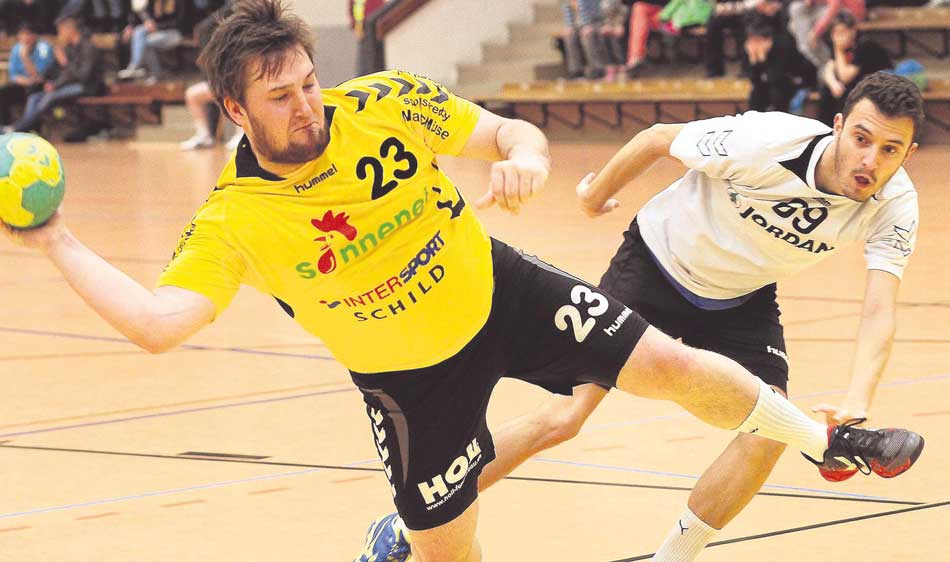 Jan-Oliver Holl spielt seit Wochen auf hohem Niveau: Das trifft sich gut. Denn wegen des Fehlens von Tomislav Balic und der Verletzung von Phillip Debus hätten die TGR-Trainer keine weitere Alternative am Kreis. Foto: Walger Jan-Oliver Holl spielt seit Wochen auf hohem Niveau: Das trifft sich gut. Denn wegen des Fehlens von Tomislav Balic und der Verletzung von Phillip Debus hätten die TGR-Trainer keine weitere Alternative am Kreis. Foto: Walger