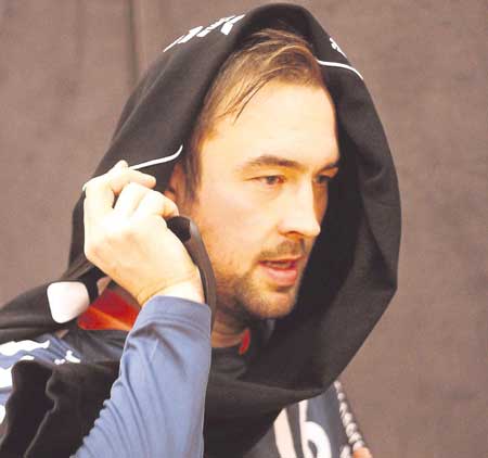 War mit sich selbst und seinen Vorderleuten nicht zufrieden: TG Rotenburgs Torwart Tomas Pankiewicz. Archivfoto: Walger