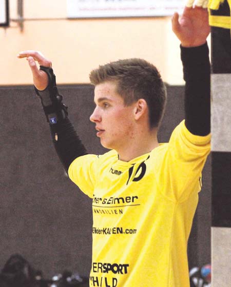 Ein starker Auftritt: Torwart Florian Schmidt hielt die dezimierte TGR II mit seinen Paraden lange im Spiel. Foto: Walger