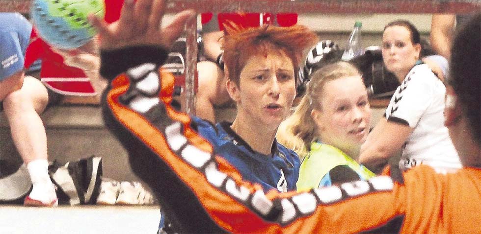 Sie feierte ihr Comeback im blauen Trikot der FSG Waldhessen: Eva Golkowski, die von ihrem Kreuzbandriss genesen ist. Foto: Walger