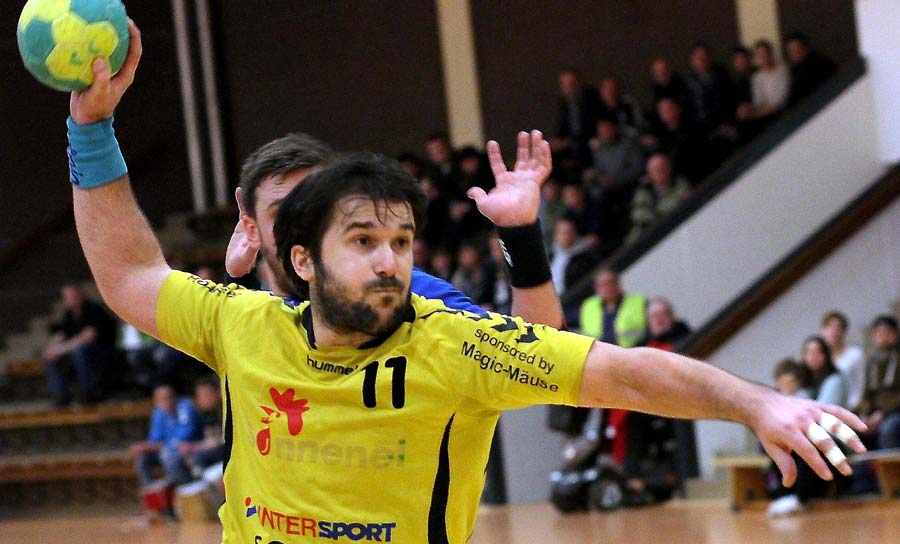 Er war der überragende Mann im Trikot der TG Rotenburg: Tomislav Balic gelangen zehn Treffer gegen Spitzenreiter Vellmar.© Archivfoto: Walger Er war der überragende Mann im Trikot der TG Rotenburg: Tomislav Balic gelangen zehn Treffer gegen Spitzenreiter Vellmar.© Archivfoto: Walger