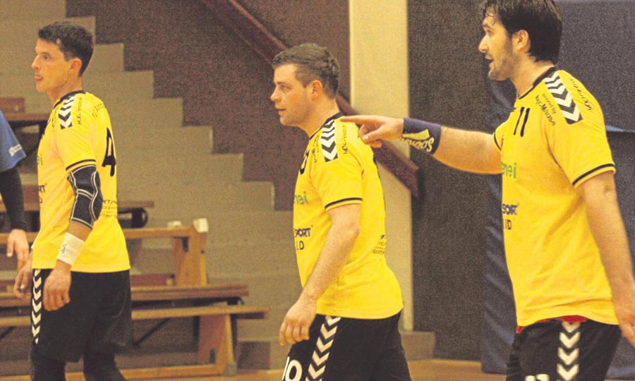 Sicher in der Defensive: Die Rotenburger (von links) Marcus Einhorn, Phillip Debus und Tomislav Balic dürften bei der HSG Fuldatal/Wolfsanger mehr als beim Heimauftritt gegen die SVH Kassel gefordert werden. Foto: Henkel