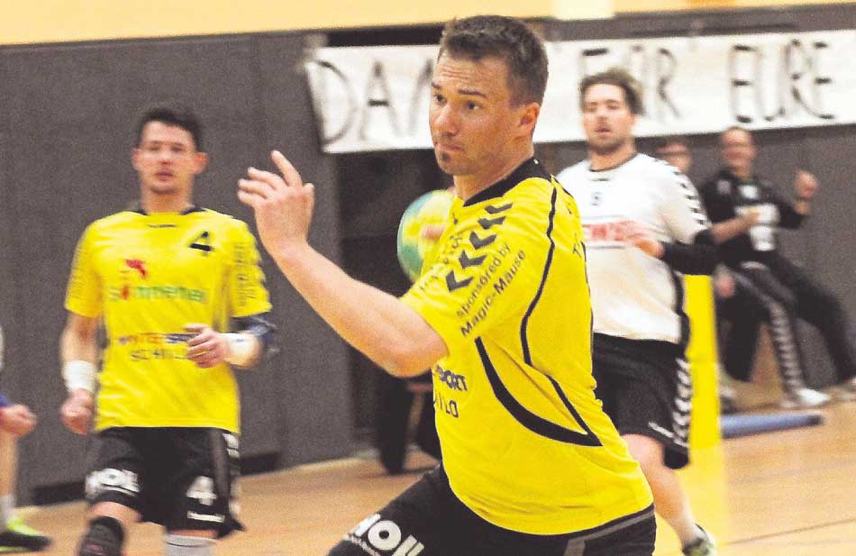 Sein Mitwirken wäre wichtig für die TG Rotenburg: Doch ob Simon Golkowski am Samsag gegen die HSG Baunatal auflaufen kann, wird er erst nach dem Abschlusstraining entscheiden. Der Meniskus ist gereizt. Foto: Walger