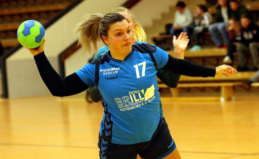 Spielertrainierin Simone Larsen Poulsen Spielertrainierin Simone Larsen Poulsen