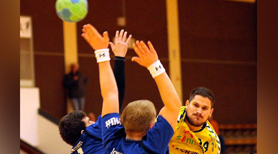 Boze Balic zieht ab: Er war in der Partie in Melsungen in der Vorwoche mit sechs Treffern erfolgreichster Rotenburger. Das Bild stammt aus dem Heimspiel gegen Dittershausen. Foto: Walger Boze Balic zieht ab: Er war in der Partie in Melsungen in der Vorwoche mit sechs Treffern erfolgreichster Rotenburger. Das Bild stammt aus dem Heimspiel gegen Dittershausen. Foto: Walger