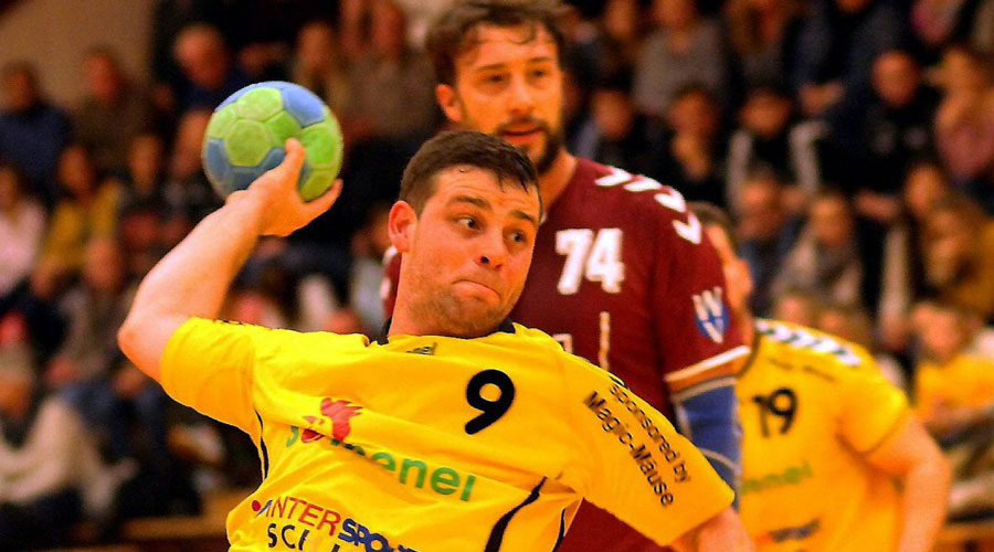 Der beste Rotenburger: Phillip Debus knüpfte gegen Wandried nahtlos an seine tollen Leistungen der vergangenen Wochen an. Rotenburgs Kreisläufer gelangen sieben Tore. Foto: Walger Der beste Rotenburger: Phillip Debus knüpfte gegen Wandried nahtlos an seine tollen Leistungen der vergangenen Wochen an. Rotenburgs Kreisläufer gelangen sieben Tore. Foto: Walger