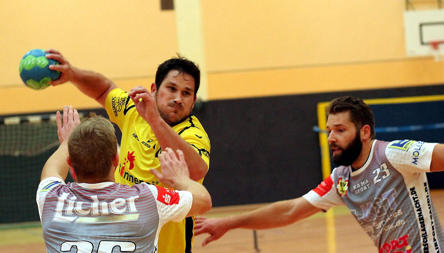 Bei ihm lief es auch gegen Vellmar rund: Rotenburgs Boze Balic, der hier zum Wurf ansetzt, war mit zehn Treffern der erfolgreichste Schütze dieses gutklassigen Spiels. © Thomas Walger Bei ihm lief es auch gegen Vellmar rund: Rotenburgs Boze Balic, der hier zum Wurf ansetzt, war mit zehn Treffern der erfolgreichste Schütze dieses gutklassigen Spiels. © Thomas Walger