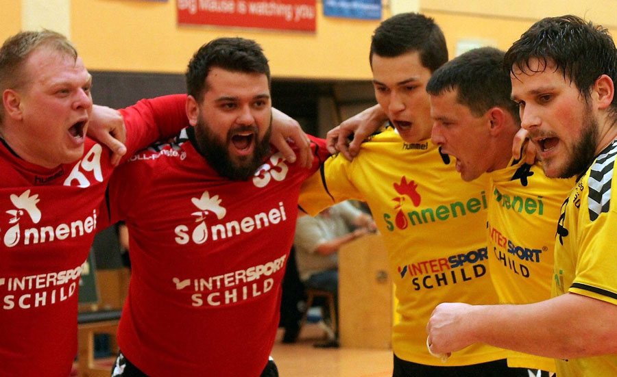 War das ein Jubel bei den Spielern der TG Rotenburg: Am 5. Mai gewannen sie das Kreisderby gegen den späteren Vizemeister TV Hersfeld 29:24 (13:14). Foto: Walger© Walger/HNA War das ein Jubel bei den Spielern der TG Rotenburg: Am 5. Mai gewannen sie das Kreisderby gegen den späteren Vizemeister TV Hersfeld 29:24 (13:14). Foto: Walger© Walger/HNA