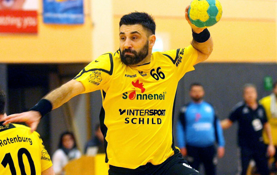 Er war ein Schlüsselspieler beim wichtigen Heimerfolg über den Hünfelder SV: Rechtsaußen Petar Cutura, der diesmal auch im recht en Rückraum gefordert war. Foto: Thomas Walger© Walger/HNA Er war ein Schlüsselspieler beim wichtigen Heimerfolg über den Hünfelder SV: Rechtsaußen Petar Cutura, der diesmal auch im recht en Rückraum gefordert war. Foto: Thomas Walger© Walger/HNA