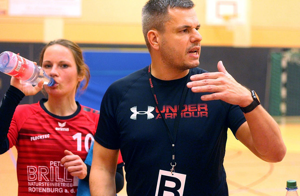 Sie stehen am morgigen Samstag vor einer echten Herausforderung: TGR-Trainer Sebastian Jaschinski und seine Schlüsselspielerin Anette Lusky. © Thomas Walger Sie stehen am morgigen Samstag vor einer echten Herausforderung: TGR-Trainer Sebastian Jaschinski und seine Schlüsselspielerin Anette Lusky. © Thomas Walger