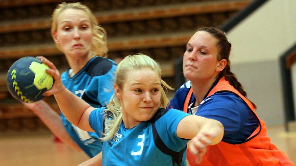 Ein Blick, ein Wurf, ein Tor: Michelle Horn hätte nichts dagegen, wenn es in diesem Dreiklang für sie und ihre TGR-Teamkolleginnen am Sonntag in Dörnhagen weiterginge.© Thomas Walger Ein Blick, ein Wurf, ein Tor: Michelle Horn hätte nichts dagegen, wenn es in diesem Dreiklang für sie und ihre TGR-Teamkolleginnen am Sonntag in Dörnhagen weiterginge.© Thomas Walger