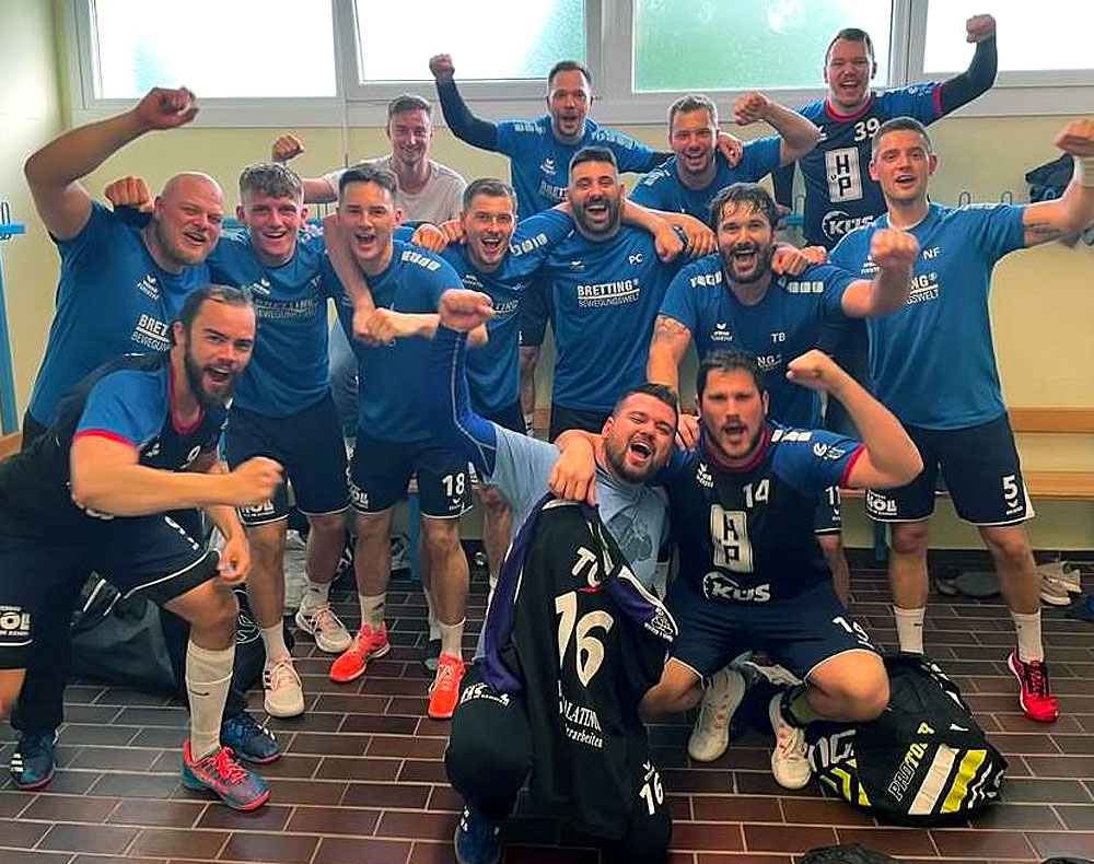 Jubel in der Kabine: Rotenburgs Handballer feiern den Heimsieg gegen Hofgeismar/Grebenstein. Jubel in der Kabine: Rotenburgs Handballer feiern den Heimsieg gegen Hofgeismar/Grebenstein.