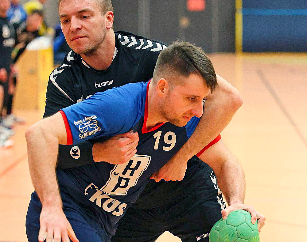 Stefan Ebenoch (vorne) setzt sich durch. Foto: Stefan Kost-Siepl