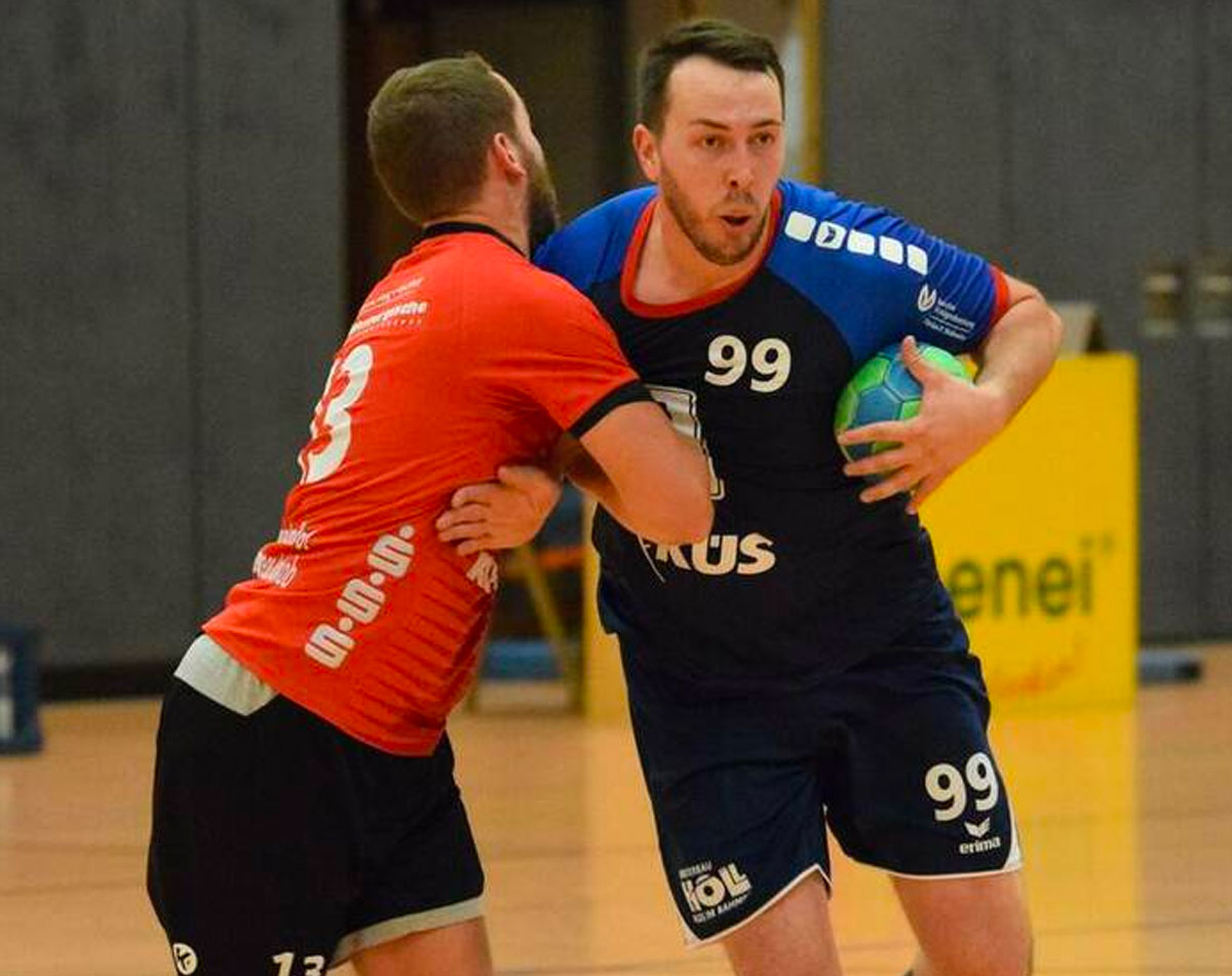 Angriff abgewehrt: TGR-Spieler Christian Eimer (rechts) lässt sich den Ball von seinem WHO-Gegenspieler Florian Strümpf nicht abnehmen. Die Szene stammt aus einer Begegnung von vor einem Jahr. Foto: Alicia Kreth