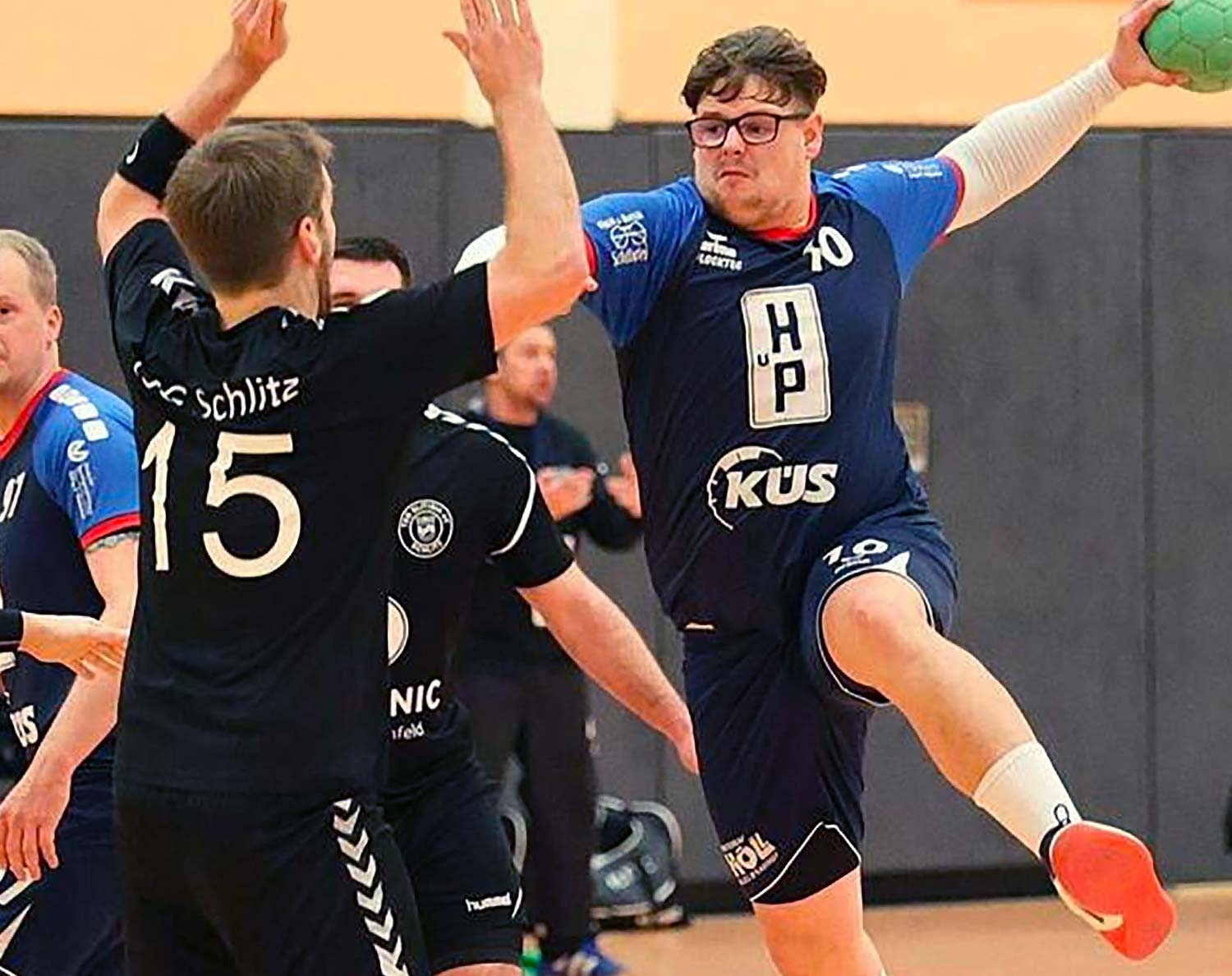Er steht beim Auftakt doch zur Verfügung: Lukas Günther, der hier abzieht, ist wieder fit. archivFoto: stefan kost-siepl/nh
