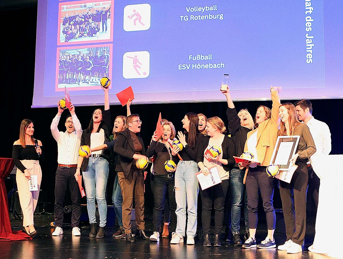 Mannschaft des Jahres: Die Volleyballerinnen der TG Rotenburg. Fotos: Stefan Kost-Siepl / Privat