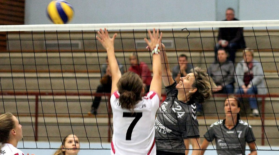 Am Samstag feierten die Volleyballspielerinnen der zweiten Mannschaft der TG Rotenburg ihr Heimspieldebut in der Kreisliga mit einem Doppelsieg. Foto: Walger / HNA